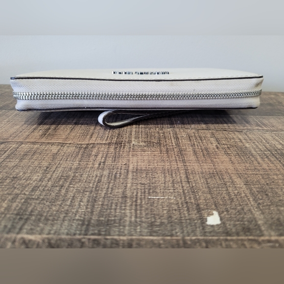 Michael Kors wristlet wallet - Picture 3 of 10